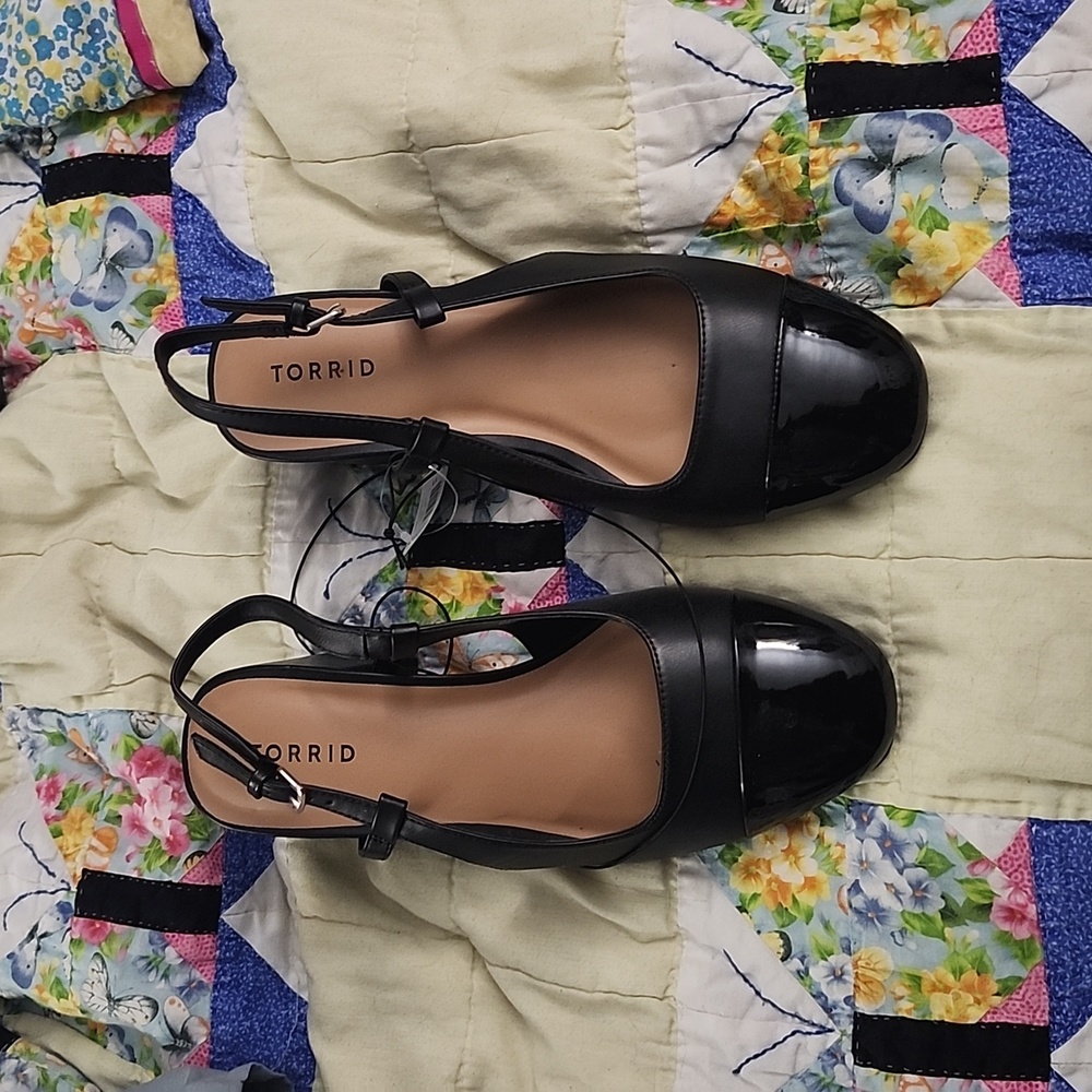 Black block string back heels from torrid size 11